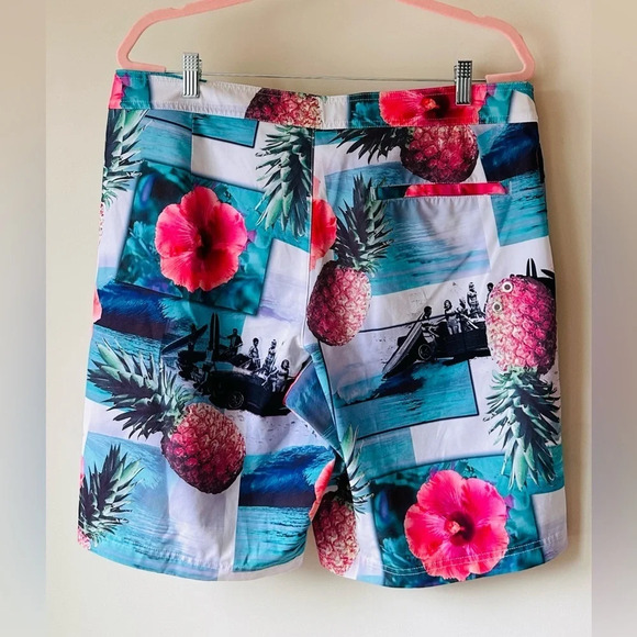 American Eagle Swim Trunks - Size L - Picture 11 of 15